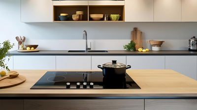 Wat zijn de voor- en nadelen van een kookplaat met geïntegreerde afzuiging?